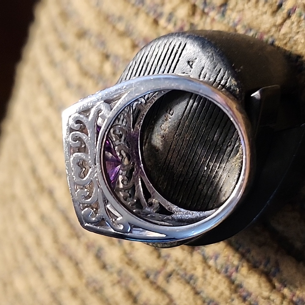 Ring - Picture 3 of 4